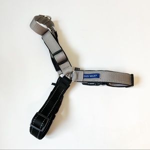 PetSafe Deluxe Easy Walk No Pull Harness w Front Attachment Grey Black Size M